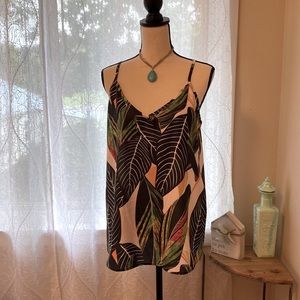 Tropical print loose fit top very pretty alone or under a blazer